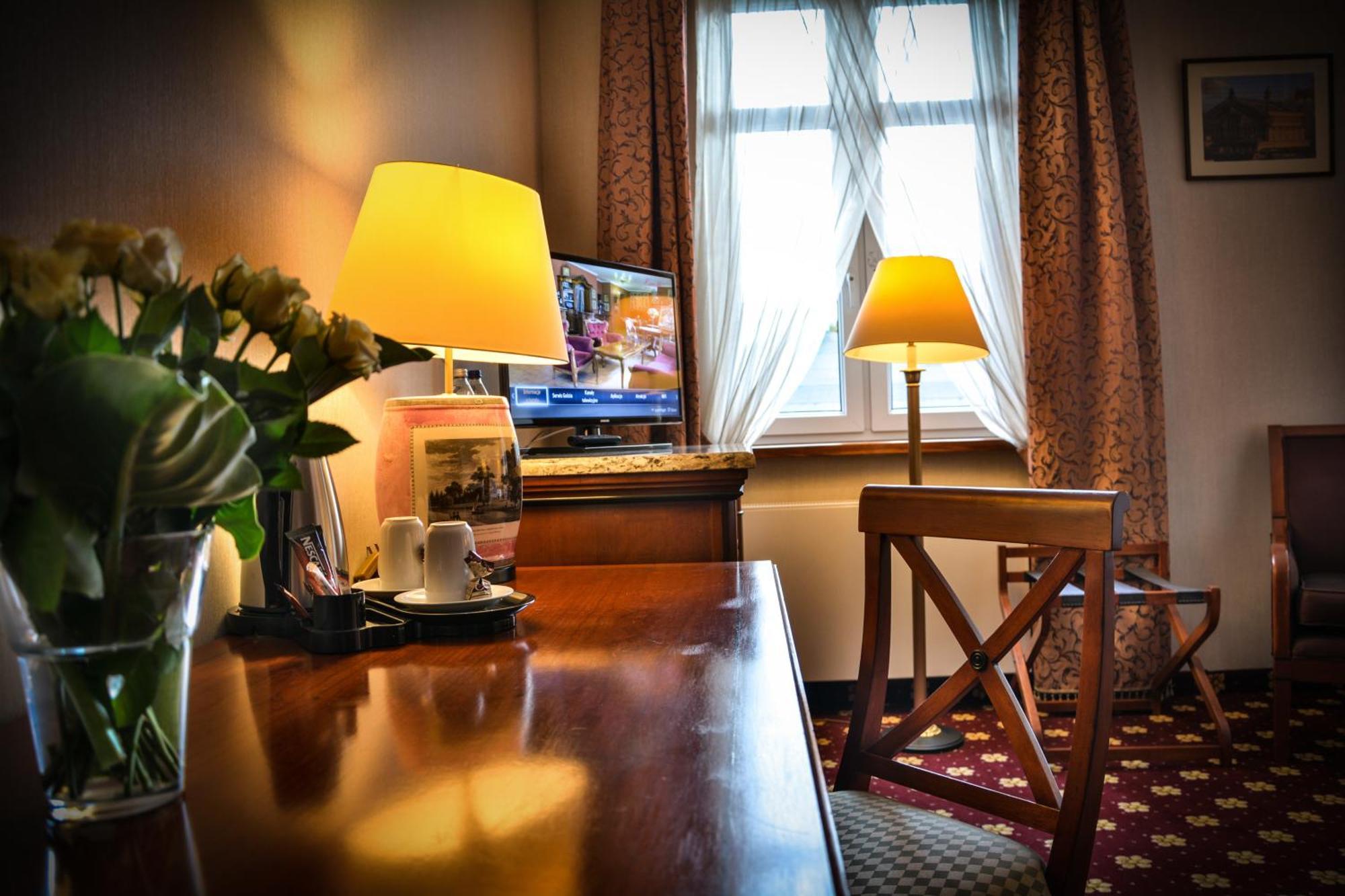 Komoda Club Residence Kalisz Zimmer foto