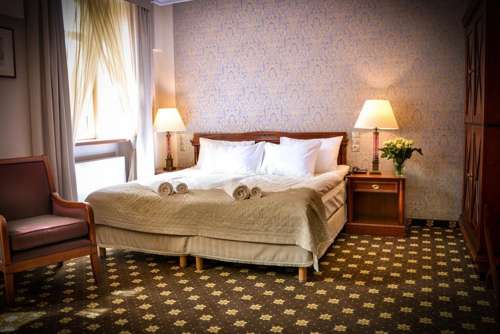 Komoda Club Residence Kalisz Zimmer foto