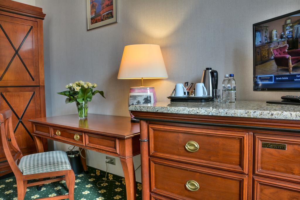 Komoda Club Residence Kalisz Zimmer foto